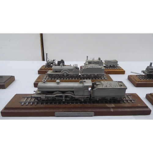 217 - Diecast models of various locomotives and tenders