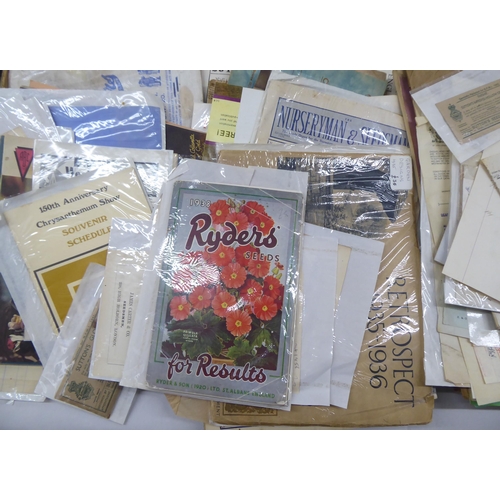 218 - Printed ephemera, comprising vintage brochures, magazines and advertisements