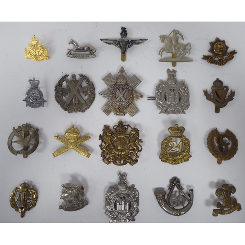 275 - Approx. twenty military cap badges and other insignia, some copies: to include Glider Pilot Regiment... 