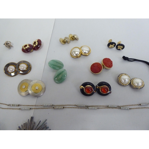 288 - Items of personal ornament: to include bead necklaces; and clip-on earrings