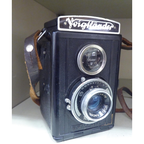 298 - A vintage Voigtlander Brillant box camera with a folding viewfinder