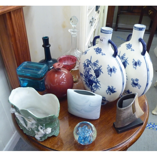 364 - Ceramics and glassware: to include a pair of early 20thC Minton's china moonflask vases, decorated i... 