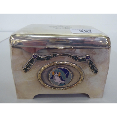 367 - An early 20thC silver plated box with a hinged lid and enamel decoration, depicting a girls' head  4... 