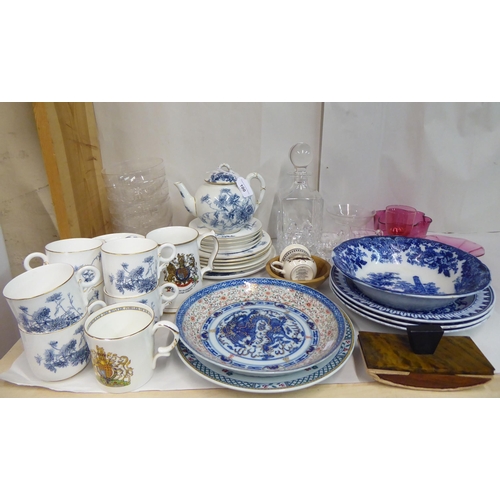 100 - Ceramics and glassware: to include an Edwardian Royal Worcester porcelain tea set, retailed by Maple... 