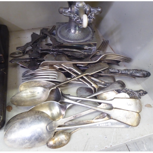 219 - Silver plate: to include a late 19thC samovar, raised on splayed feet  16