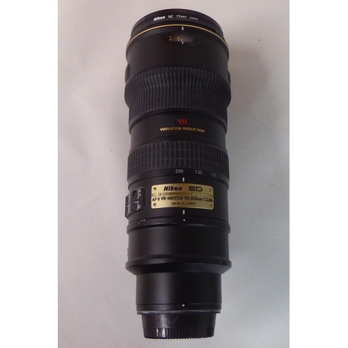 49 - A Nikon ED AF-SUR 70-200mm camera lens