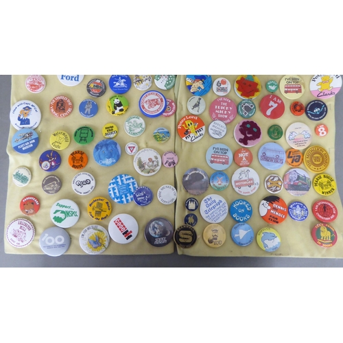 78 - A collection of printed badges: to include 'Dennis the Menace Fan Club' and 'London Transport' relat... 