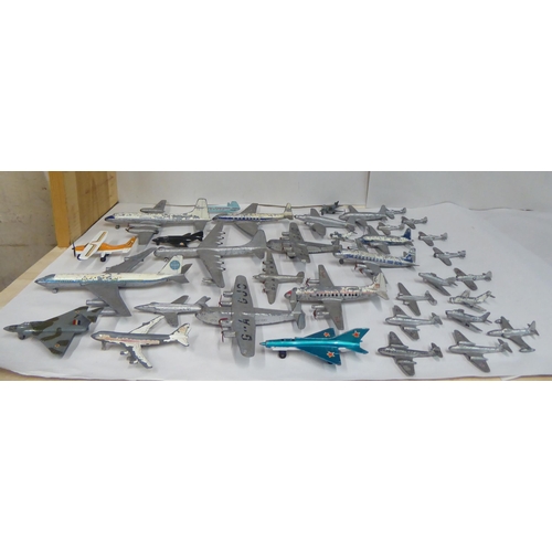 93 - Diecast model aeroplanes: to include a Dinky Viscount