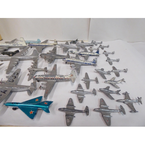 93 - Diecast model aeroplanes: to include a Dinky Viscount