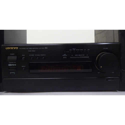 114 - A Onyo FM stereo/Am tuner amplifier with a pair of speakers  14