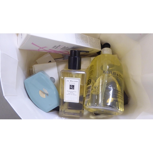 117 - Various hotel samples: to include Jo Malone bath oil and Baylis & Harding handwash 