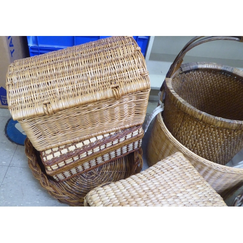 273 - Wicker and cane storage items 