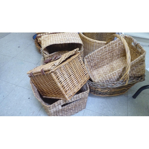 273 - Wicker and cane storage items 