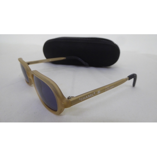 281 - Chanel Pearl, oval shape acetate sunglasses  09509 94305  cased 