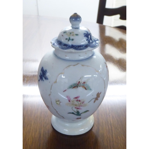 135 - 18thC and later Chinese and other Oriental ceramics: to include a porcelain charger  14