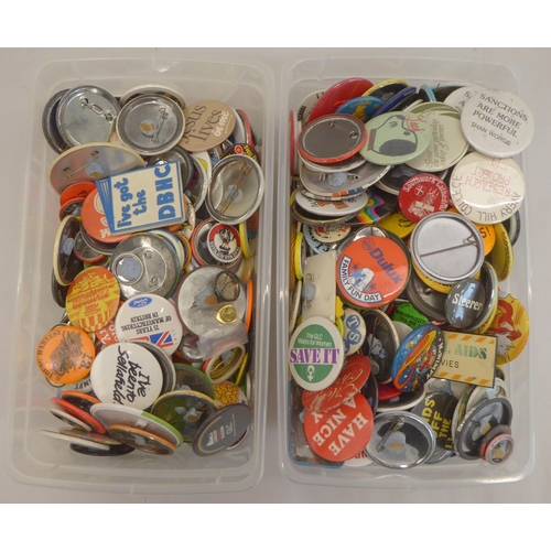 184 - Badges, mainly post 1980s: to include political and promotional