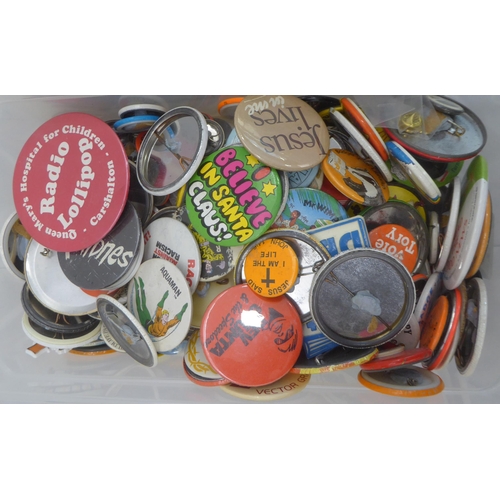 184 - Badges, mainly post 1980s: to include political and promotional