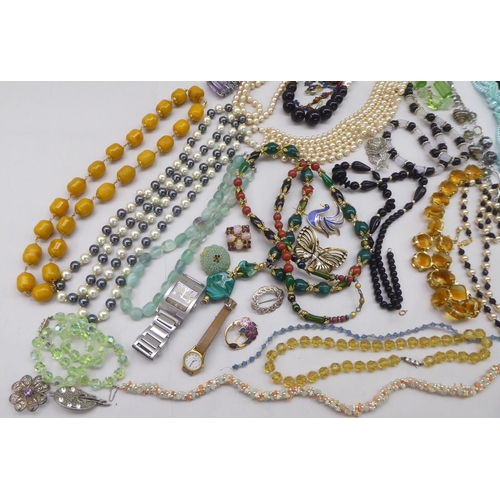 190 - Costume jewellery: to include coloured beads, bangles and brooches