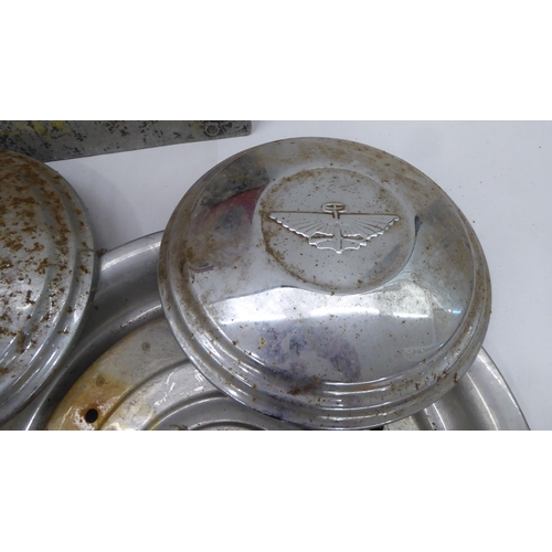 333 - Motor related items, viz. an 'ON Tow' sign&nbsp; 17