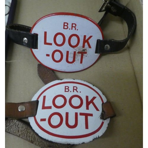 357 - Small collectables: to include six silver bean terminal coffee spoons&nbsp; Sheffield marks; and two... 