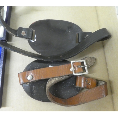 357 - Small collectables: to include six silver bean terminal coffee spoons&nbsp; Sheffield marks; and two... 