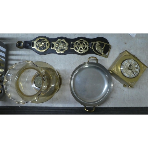 365 - 20thC ornamental and functional metalware: to include a brass oil lamp&nbsp; 9