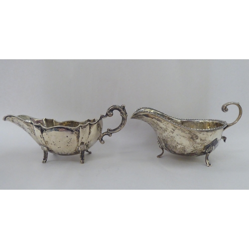 380 - Silver and white metal collectables: to include a sauce boat, on splayed feet&nbsp; Sheffield marks ... 