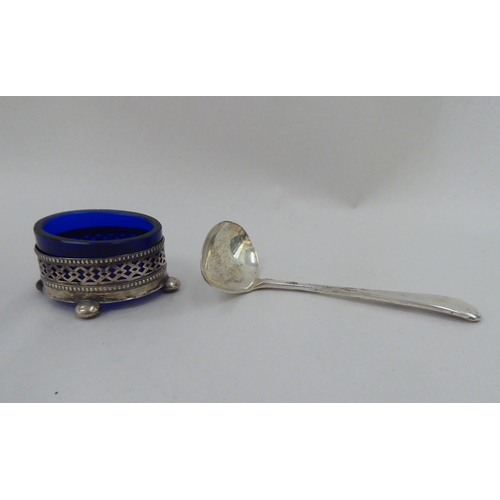 380 - Silver and white metal collectables: to include a sauce boat, on splayed feet&nbsp; Sheffield marks ... 