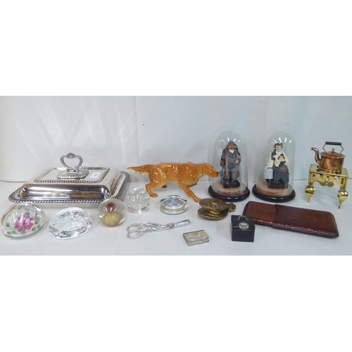 175 - A mixed lot: to include a stitched brown hide cigar wallet; EPNS grape scissors; and two items of br... 