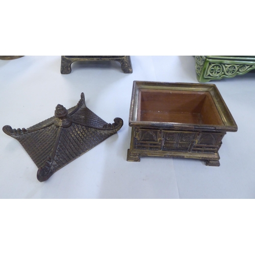 164 - Oriental collectables: to include a china pagoda with pillar supports  12