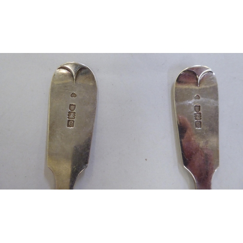 187 - Silver collectables: to include a pair of fiddle pattern soup ladles&nbsp; London 1900&nbsp;