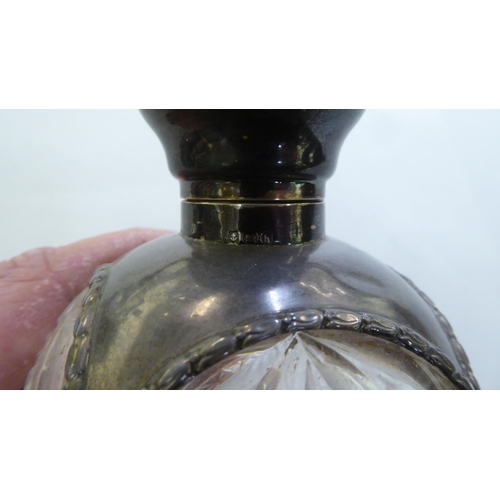 189 - Silver collectables: to include a ring box with a hinged lid&nbsp; indistinct marks&nbsp;&nbsp;