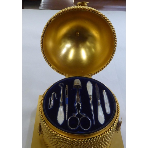 200 - A Victorian Betjemann & Sons novelty, gilt metal, honey pot design sewing/vanity box of simulate... 