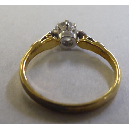 215 - An 18ct gold and platinum diamond solitaire ring&nbsp;