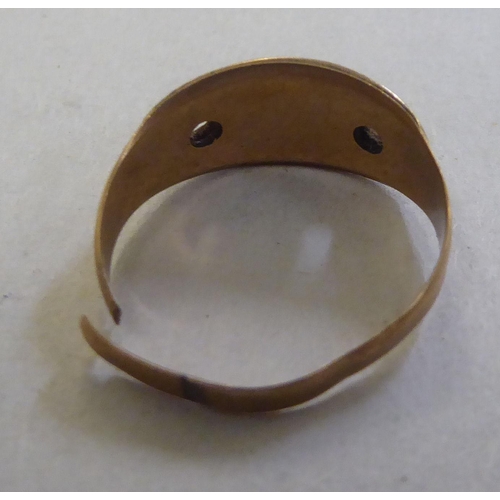 223 - A 9ct gold bar brooch; and a 9ct gold ring&nbsp;