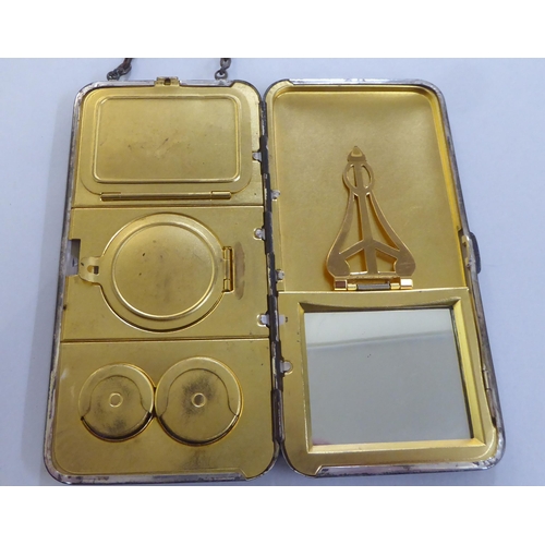 232 - Collectables: to include a late Victorian horn snuff mull&nbsp;