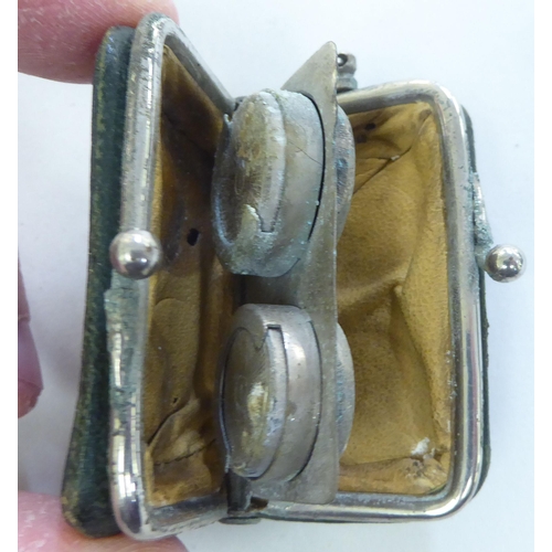 232 - Collectables: to include a late Victorian horn snuff mull&nbsp;