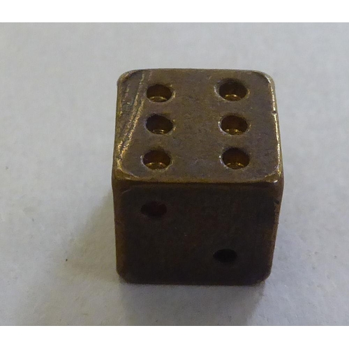 232 - Collectables: to include a late Victorian horn snuff mull&nbsp;