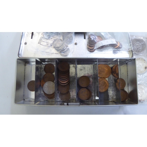 246 - Uncollated coins: to include Commemorative crowns