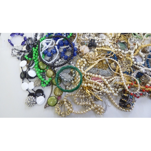 247 - Costume jewellery: to include bead necklaces