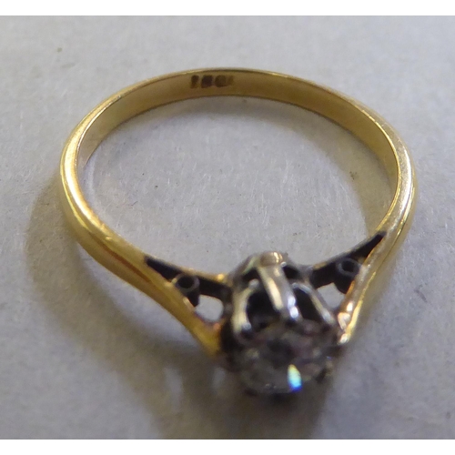 249 - An 18ct gold diamond solitaire ring&nbsp;