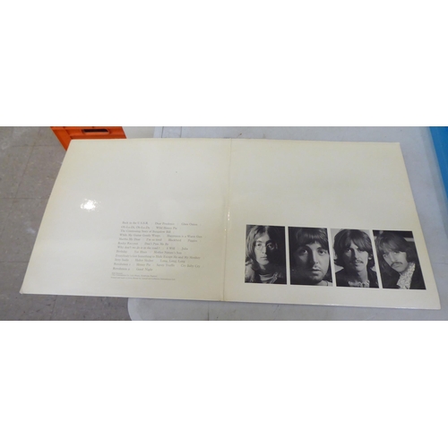 252 - Vinyl records, rock and pop: to include The Beatles 'Abbey Road'
