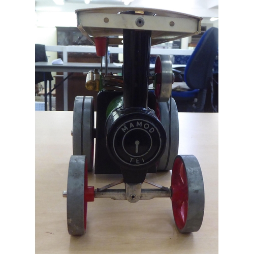 253 - A Mamod scale model live steam traction engine  boxed