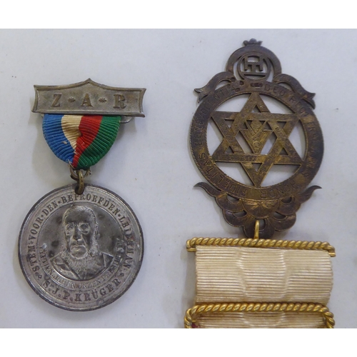 315 - Military collectables: to include a Great War medal, awarded to one Major HPM White (Please Not... 