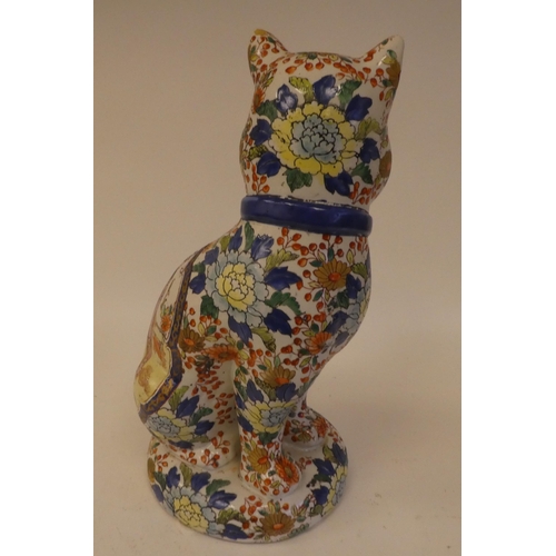 110 - Modern Oriental ceramics: to include a Chinese porcelain cat  16