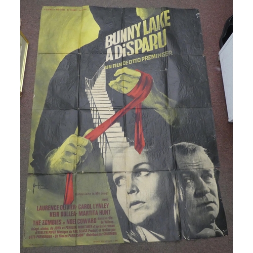 144 - A folded, printed colour French film poster, advertising 'Bunny Lake is Missing' starring Laurence O... 