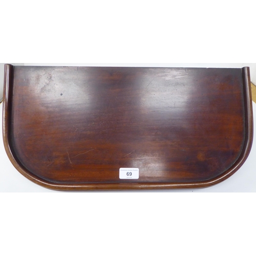 69 - An Edwardian string inlaid mahogany wall bracket  13