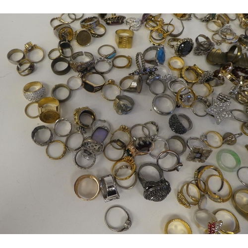 110 - Costume jewellery: to include dress rings 