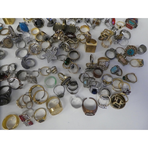 110 - Costume jewellery: to include dress rings 