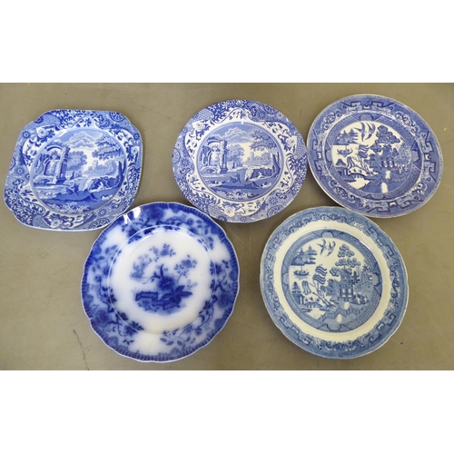 187 - Ceramics: to include an early 19thC stone china plate, decorated with flora  7